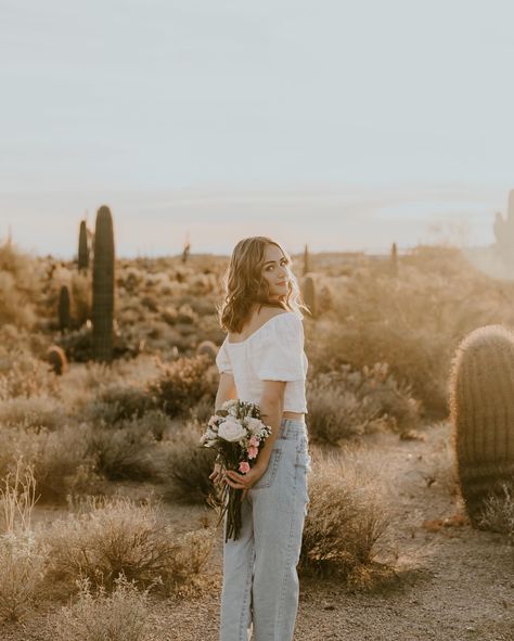 senior sunday, senior pictures, photoshoot, poses, single person pose Outdoor Single Photoshoot, Photoshoot Single Woman, Single Woman Photo Shoot, Single Picture Poses, Single Person Photoshoot, Fall Photo Poses Single, Poses Single Person, Single Girl Photoshoots, Senior Pictures Photoshoot