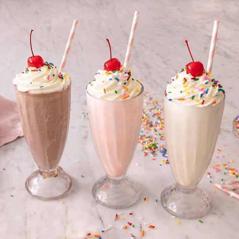 Milkshake Recipe With Ice Cream, Protein Milkshake Recipe, Different Ice Cream Flavors, Milkshake Recipe Easy, Protein Milkshake, Cheesecake Brownies Recipe, Classic Hot Chocolate, Best Milkshakes, Milkshake Recipe