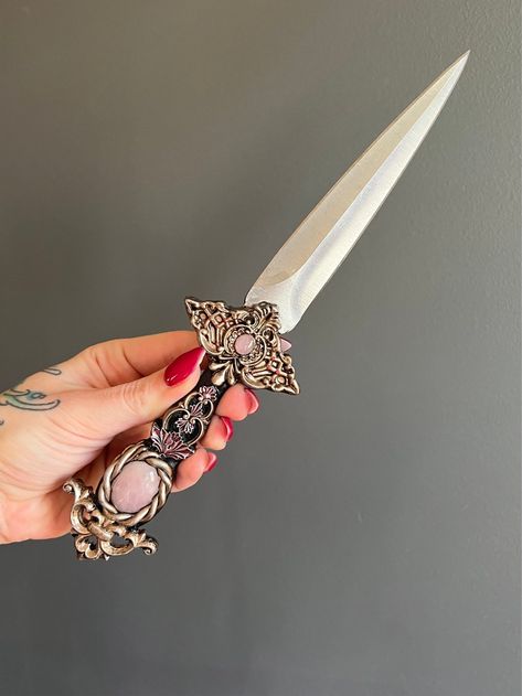 Prop Concept, Fantasy Dagger, Knife Aesthetic, Change For The Better, The Huntress, The Cruel Prince, Zodiac Academy, Pretty Knives, Kambaba Jasper