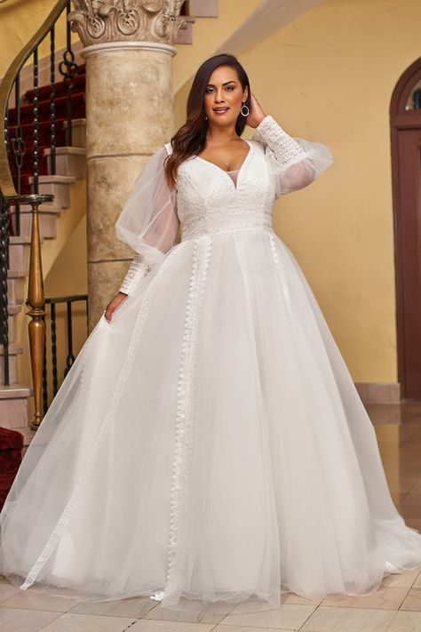 Curvy Bride Dress, Phoenix Wedding Dress, Plus Size Wedding Dresses Curvy Bride, Fantasy Wedding Dress, Wedding Dress Long Sleeves, Plus Wedding Dresses, Wedding Dresses Lace Ballgown, Plus Size Wedding Dress, Curvy Bride