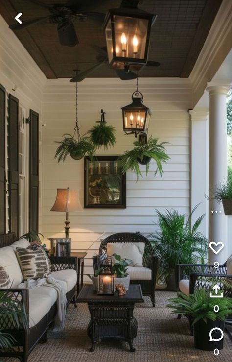 Screened Back Porch Ideas Outdoor Rooms, Porch Furniture Layout, Screened Porch Decorating, Porch Remodel, Outdoor Patio Ideas, Front Porch Design, Farmhouse Look, Porch Furniture, Screen Porch