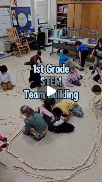 Mr. R’s STEAM Lab on Instagram: "First Grade STEM Team Building via HexBug Grand Prix 🏁  The best activities are those where everyone gets to contribute!   #STEM #teachersofinstagram #elementaryschool #primaryschool #backtoschool #firstgrade #teambuilding #classroom" Group Stem Activities For Kids, Stem 1st Grade, First Grade Stem Activities, 1st Grade Stem Activities, Stem Kindergarten Activities, Stem Activities Elementary, Steam Activities Elementary, Steam Lab, Kindergarten Stem