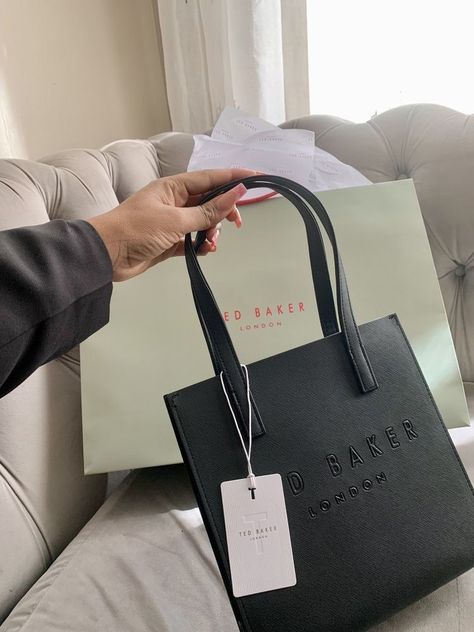 Ted Baker Aesthetic, Ted Baker Bag Outfit, 2025 Lifestyle, Ted Baker Tote Bag, Ted Baker London Bags, Luxury Birthday Gifts, Uni Bag, Birthday Plans, Ted Baker Bag