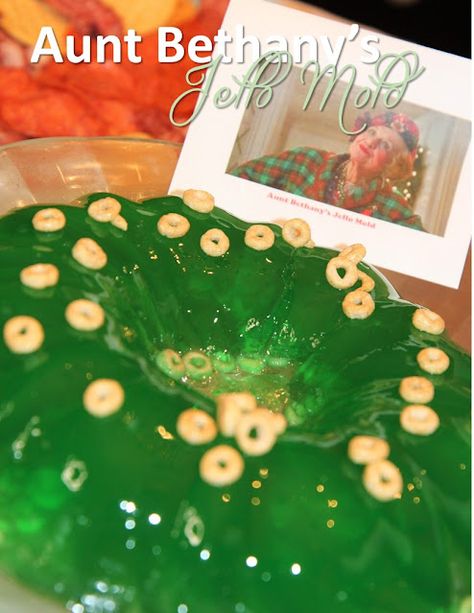 Christmas Vacation Desserts, Christmas Vacation Party Desserts, Christmas Vacation Party Food Ideas, Aunt Bethany Costume, Christmas Jello Mold Recipes, Christmas Vacation Jello Mold Recipe, Jello Mold, Christmas Vacation Party Food, Christmas Jello Mold