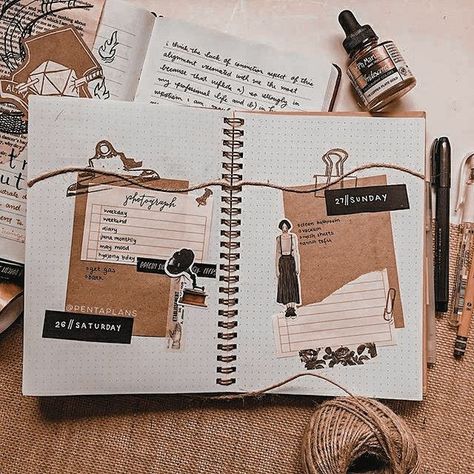 Scrapbook Disney, Desain Buklet, Journal Sketchbook, Bullet Journal Aesthetic, Bullet Journal Notebook, Bullet Journal Writing, Bullet Journal Art, Journal Themes, Bullet Journal Inspo