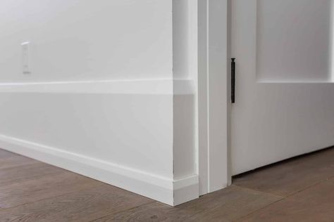 Plain Baseboard Trim, Modern Door Trim Ideas Moldings, Modern Traditional Door Trim, Cove Molding Baseboards, Minimalist Baseboard Trim, Contemporary Trim Moldings, Baseboards And Door Trim Ideas, Simple Interior Trim, Base Molding Ideas Trim