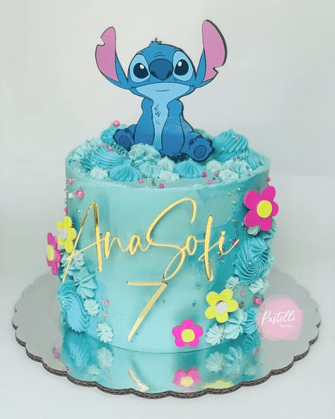 Stitch Snacks, Stitch Themed Birthday Cake, Stitch Bday Cake, Lilo And Stitch Cakes, Stitch Bday Cake Ideas, Cake Decorating Stitch, Pastel Stitch, Stitch Birthday Cake Girl, Lilo And Stitch Birthday Party Cake