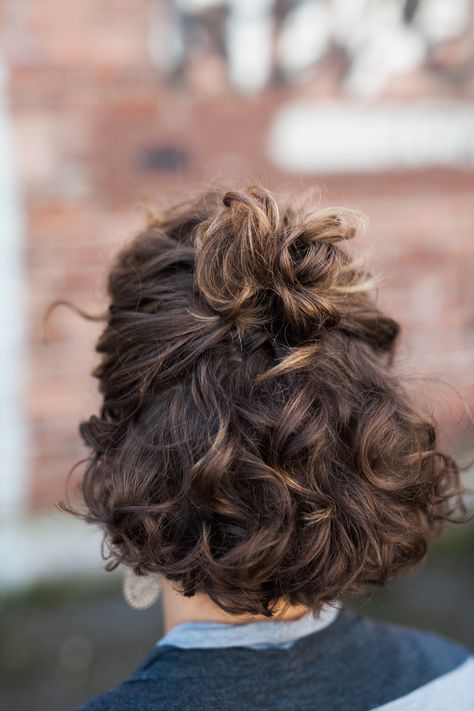 Half Up Short Wavy Hair, Curly Hair Top Knot Half Up, Homecoming Hair Short Curly, French Short Curly Hair, Cute Curly Bob Hairstyles, Healthy Short Curly Hair, Short Hair Half Up Half Down Curly, Short Curly Bob Updo, Short Curly Wedding Guest Hairstyles