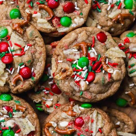 Kitchen Sink Christmas Cookies - The Epicurean Mouse Kitchen Sink Christmas Cookies, Sink Cookies, Kitchen Sink Cookies, Christmas Cookie Recipes Holiday, Christmas Baking Cookies, Christmas Baking Recipes, Kettle Chips, Salty Treats, Gingerbread Latte