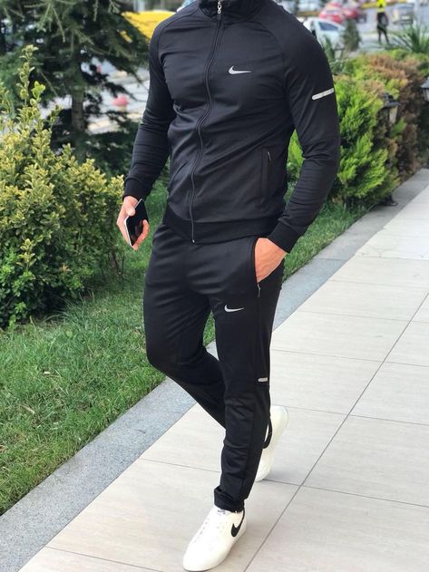 Track Suits Men, Track Suit Men Style, Men Track Suit, Mens Track Suit, Look Academia, Sporty Outfits Men, Quotes For Men, Mens Tracksuit Set, Sports Tracksuits