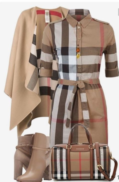 Burberry ♥️♥️ Handbag Trends 2023, Burberry Outfits Women, Ladies Purses Handbags Style, Ladies Purses Handbags, Ssense Fashion, Plus Size Clothes For Women, Handbag Trends, Burberry Dress, Burberry Outfit