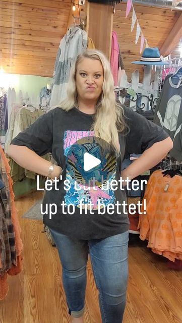 Mulberry Cottage-Women's apparel on Instagram: "Have you been wanting to cut up a tee but didn't know how?!
 Well, I had Ashley chop this tee up for me at work.... you can do it. I have faith in you! If we can cut this tee up at the shop with the worst scissor ✂️ you can too! 
If you try it, please tag us! 
#Mulberrycottage 
#graphictees #cuttee" Ways To Make Oversized Shirts Cute, Tee Shirt Refashion, Cut T-shirts, How To Cut Up A Tshirt Thats Too Big, Cut A Shirt Cute, T Shirt Too Big Hack, Summer Layers Outfit Casual, How To Cut A Concert Tshirt Cute, How To Make Big Tshirts Look Cute