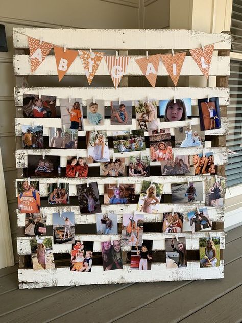 Brewery Graduation Party, Senior Graduation Party Decorations, Graduation Picture Set Up Ideas, Pictures Graduation Party, Grad Party Pallet Picture Display, Picture Ideas For Graduation Party, Grad Party Decorations Pictures, Twin Graduation Party Ideas, Cute Grad Party Themes