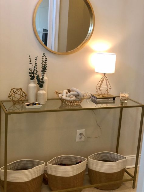 Entryway Table Decor Gold, Entryway Table White And Gold, Gold Accents Home Decor, Gold Accents For Bedroom, Cream And Gold Apartment, Entryway Table Gold, Gold Accent House Decor, Living Room Inspiration Gold Accents, Coffee Console Table