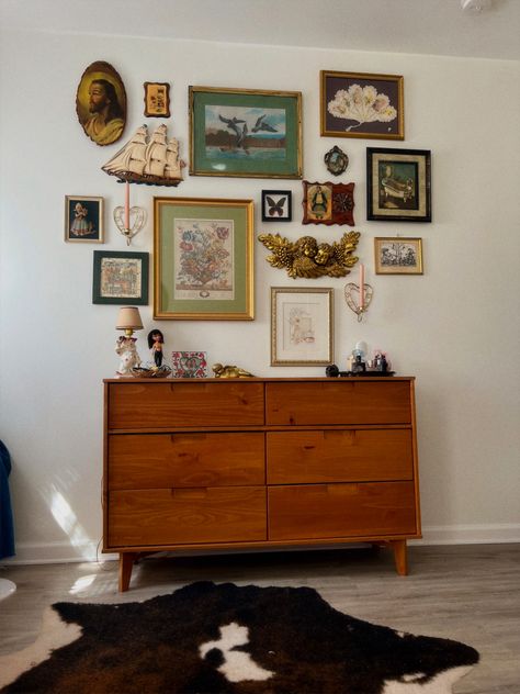 Floating Gallery Wall, Mid Century Modern Living Room Gallery Wall, Mid Century Modern Collage Wall, Mid Century Gallery Wall Ideas, Gallery Wall With Mirrors And Art, Mid Century Maximalism Bedroom, Gallery Wall Dresser, Mid Century Photo Wall, Vintage Gallery Wall Prints