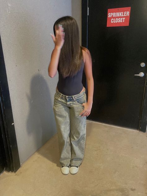 Decades Day 90s Spirit Week, Mia Owens Outfits, Fit Pics Aesthetic, Copy Paste Latina Outfits, Rick Owens Outfits, Rick Owens Shoes Outfit, Rick Owens Outfit, Parallel Jeans, Cr7 Jr