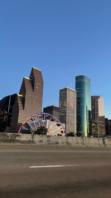 Downtown Houston Texas, Houston Texas Skyline, City View Night, City Life Aesthetic, Texas Sunset, Houston Skyline, Houston City, City Sunset, Texas Photography