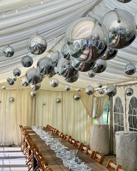 Such a fab way to make a statement, our balloon ceilings really add that extra something special to any event space. Ceiling Decoration Ideas For Party, Ceiling Filled With Balloons, Helium Balloons Ceiling, Upside Down Balloons Ceiling, Ballon Chandelier, Silver Balloons Decoration, Balloon Ceiling Decor, Ceiling Balloon Decorations, Balloons On Ceiling