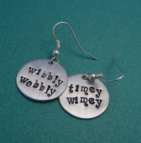 Doctor Who Inspired - WIbbly Wobbly & Timey Wimey - A Pair of Hand Stamped Earrings Doctor Who Merchandise, Doctor Who Fan Art, Tv Doctors, Stamped Earrings, Geek Jewelry, Geek Fashion, Wibbly Wobbly Timey Wimey Stuff, Nerd Girl, Timey Wimey Stuff