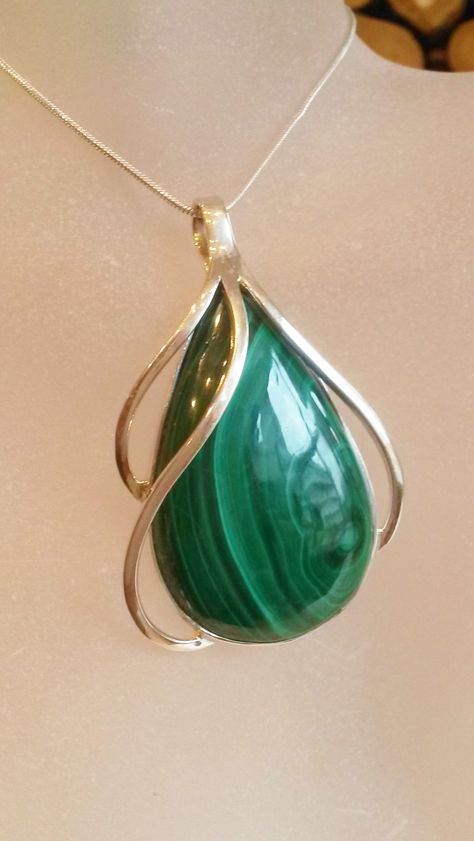 Malachite Pendant, Malachite Jewelry, Gold Jewelry Sets, Ancient Jewelry, Pin Pendant, Gem Stone, Wire Wrapped Jewelry, Pearl Jewelry, Jewelry Art