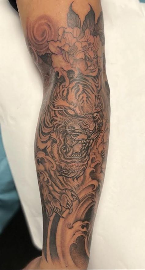 Men’s Tattoo Sleeves 2024, Cool Men’s Traditional Tattoos, Oni Head Tattoo, Asian Arm Sleeve Tattoos, Arm Sleeve Stencil, Foe Tattoos Men, Dragon Arm Sleeve Tattoo, Forearm Sleeve Men, Men Forearm Tattoos Ideas Design