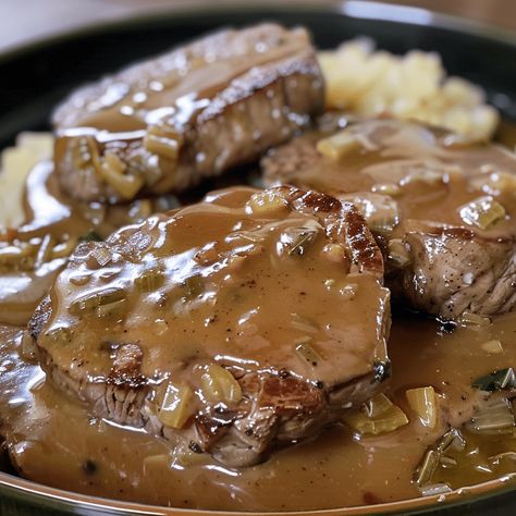 Slow Cooker Cubed Steak, Cubed Steak With Gravy, Cube Steak Crock Pot Recipes, Beef Cube Steak Recipes, Steak With Gravy, Elegant Dishes, Beef Cubed Steak, Cube Steak And Gravy, Swiss Steak Recipes