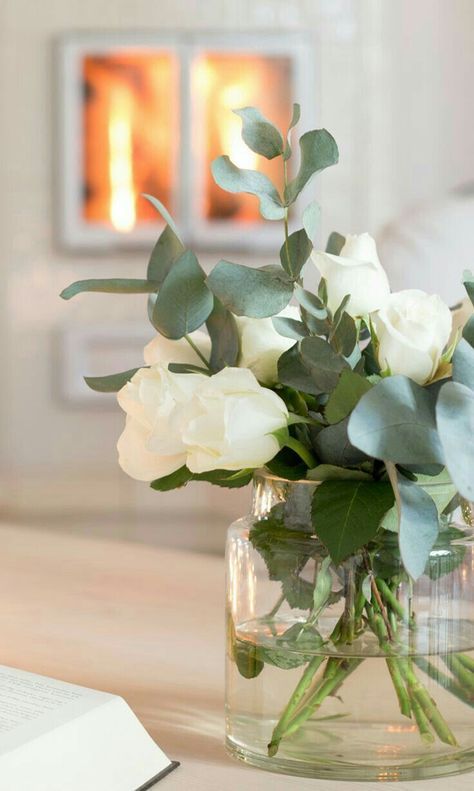 Christmas Vases, Flowers And Greenery, Trendy Flowers, Deco Floral, Wedding Arrangements, Wedding Flower Arrangements, Country Charm, Rose Wallpaper, Let's Celebrate