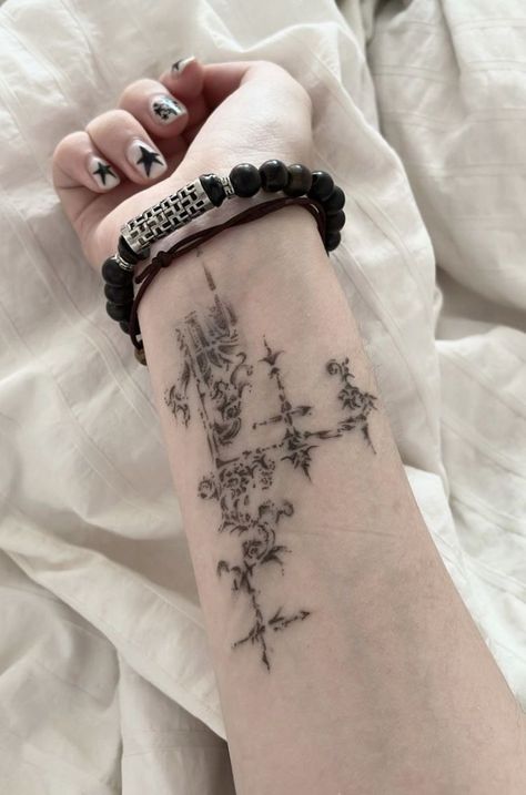 Tato Naruto, Gotik Tattoo, Emo Tattoos, Grunge Tattoo, Sigil Tattoo, Gothic Tattoo, Aesthetic Tattoo, Black Ink Tattoos, Dope Tattoos