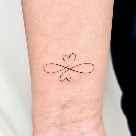 Two Hearts Infinity Tattoo, Infinity With Hearts Tattoo, Tattoo Idea For Husband, Italian Grandma Tattoo, Twin Heart Tattoo, Parents And Daughter Tattoo, Heart Mother Daughter Tattoo, Joined Hearts Tattoo, Two Interlocking Heart Tattoos