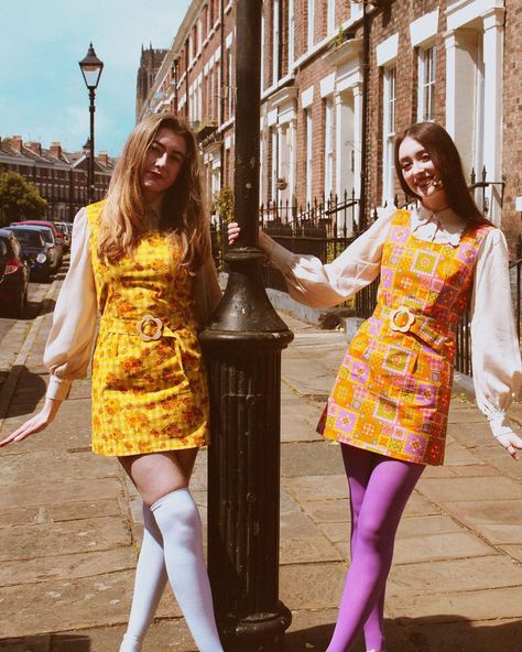 Hippy Outfits 60s, Mod Aesthetic Outfits, 1960s Pinafore Dress, Groovy Dress Outfit, 1960 Hippie Fashion, 1960s London Fashion, 70 Vibes Aesthetic, 60s Fashion Rock, 70s Mod Fashion