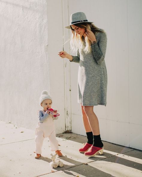 Embrace your unique sense of style and make a statement with the vibrant Red hue of our Dublin Clog Mule!❤️⁠ ⁠ #sandgrensclogs #handcraftedclogs Red Clogs Outfit, Swedish Clogs Outfit, Mom Inspo, Sandgrens Clogs, Red Clogs, Clogs For Women, Clogs Outfit, Swedish Clogs, Clog Boots