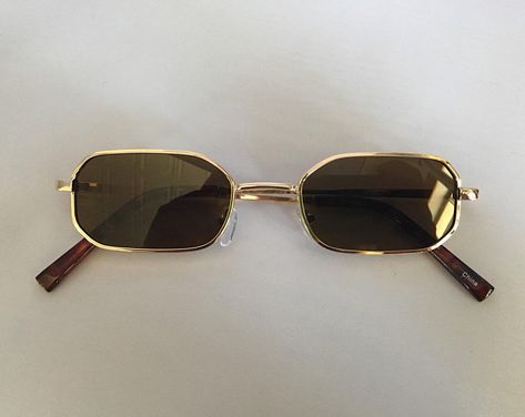 Aesthetic Sunglasses Vintage, Retro Glasses Aesthetic, Aesthetic Glasses, Aesthetic Sunglasses, Glasses Aesthetic, Shades Glasses, Vintage Sunnies, Summer Glasses, Accessory Inspo