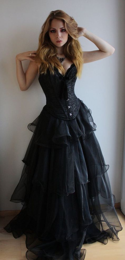 vintage steampunk black wedding dress / http://www.himisspuff.com/black-wedding-dresses/7/ Lace Sweetheart Wedding Dress, A Prom Dress, Goth Wedding, Corset Dress Prom, Gothic Corset, Sweetheart Wedding Dress, Beauty Dress, Gothic Wedding, Black Wedding Dresses