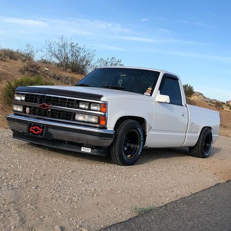 Clean OBS!🔥🔥🔥 @alfreedo.gmza Sho Obs Chevy, Obs Truck, Single Cab Trucks, Chevy Trucks Silverado, Silverado Truck, Chevy 1500, Lowrider Trucks, Dropped Trucks, Chevy Classic