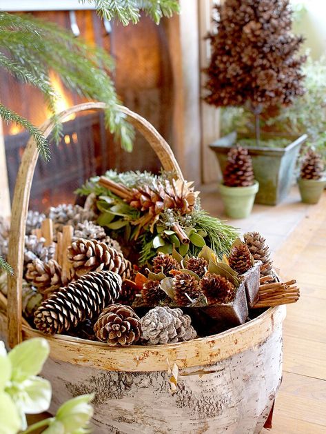 basket-fireplace-filled-pinecones-423d3981 Pine Cone Basket Ideas, Pinecones Decorations, Decorating With Pinecones, Christmas Basket Decor, Woodsy Christmas Decor, Pinecone Wreaths, Woodsy Christmas, Birch Bark Baskets, Pinecone Crafts