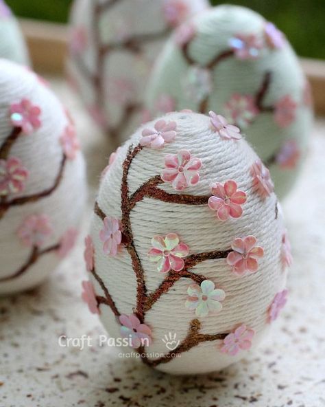 50+ Fun Easter Egg Designs - Creative Ideas for Decorating Easter Eggs - Country Living Easter Egg Projects, Easter Egg Ideas, Creative Easter Eggs, Easter Crafts For Toddlers, Easter Crafts For Adults, Egg Ideas, Adult Easter, Quilled Creations, Easter Egg Designs