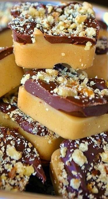 Toffee Bites, Fudge Caramel, Almond Toffee, Toffee Recipe, Shugary Sweets, English Toffee, Dessert Aux Fruits, Candy Recipes Homemade, Christmas Candy Recipes