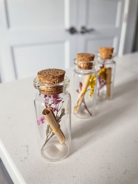 Message In Bottle Wedding, Bottle Souvenir Ideas, Wish Jars Ideas, Things To Do With Small Glass Bottles, Tiny Bottle Crafts Diy Glass Vials, Mini Cork Bottle Ideas, Diy Message In A Bottle Ideas, Diy Mini Glass Bottle Ideas, Mini Bottles Ideas