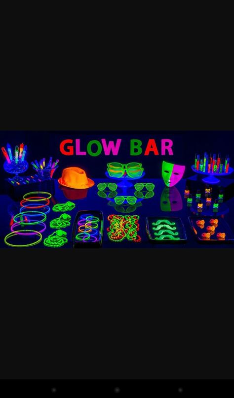 Glow Bar Neon Sweet 16, Neon Pool Party, Neon Pool Parties, Glow Theme Party, Glow Bar, 14th Birthday Party Ideas, Glow In Dark Party, Neon Birthday Party, Sweet Sixteen Birthday Party Ideas