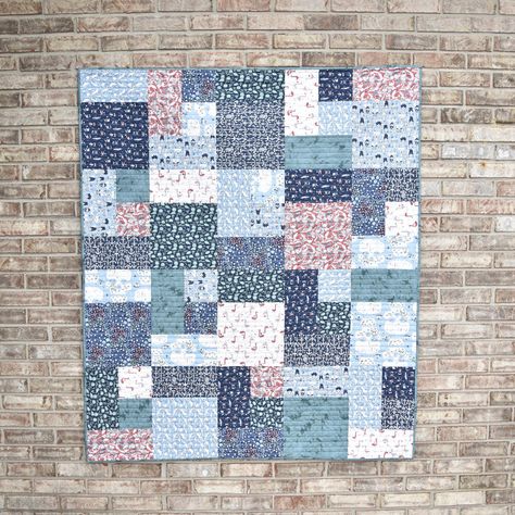 Fat Quarter Mixer {a FREE, quick, easy and beginner friendly quilt pattern!} — Material Girl Quilts Beginner Lap Quilt Patterns Free, Fq Quilt Patterns, Beginner Quilting Projects Free Pattern, 4 Color Quilt Patterns, 3yd Quilts, Big Block Quilt Patterns Free, Fat Quarter Baby Quilt, 10 Inch Square Quilt Patterns Free, January Pattern