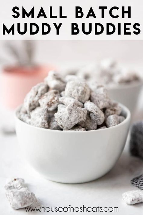 Small Batch Muddy Buddies Recipe Quick Thanksgiving Desserts, Puppy Chow Christmas, Muddy Buddies Recipe, Peanut Butter Filled Pretzels, Muddy Buddy, Puppy Chow Recipes, Thanksgiving Desserts Easy, Cereal Snacks, Peanut Butter Pretzel