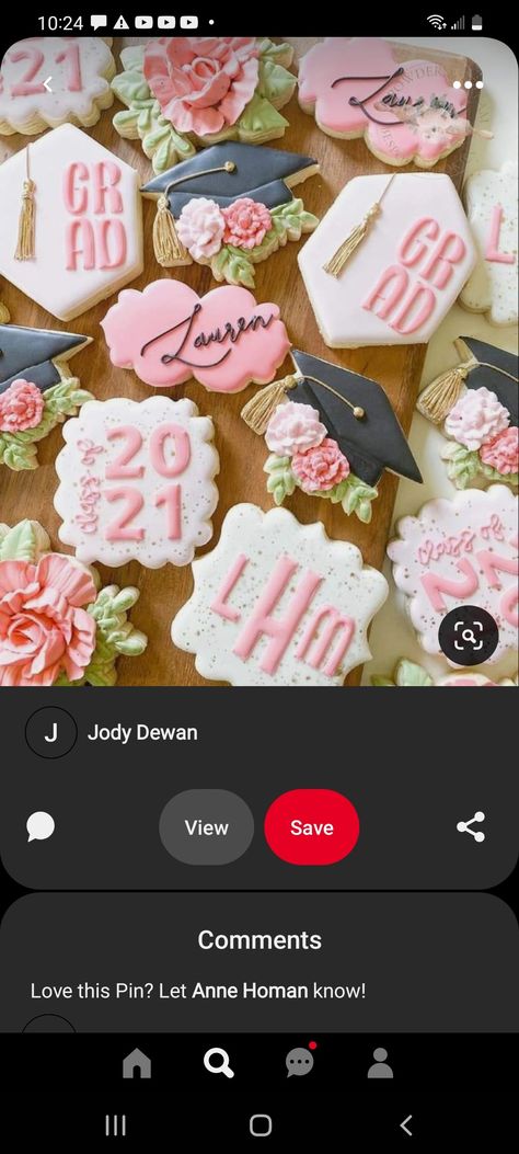 Floral Graduation Cookies, Grad Cookies, Graduation Things, Flower Graduation Cap, Graduation Treats, Graduation Party Cake, Graduation Cookies, Sugar Cookie Designs, Graduation Cap Decoration