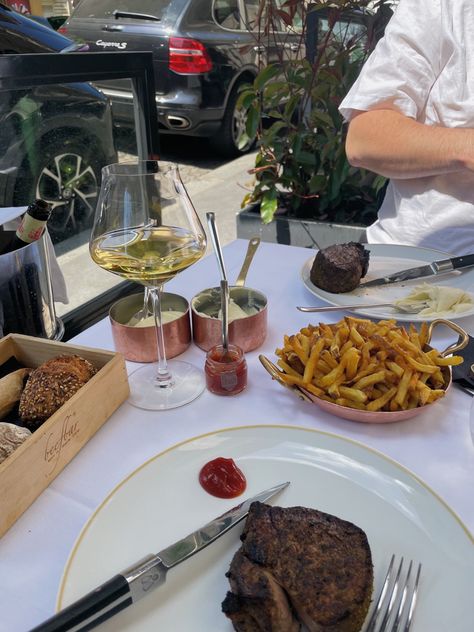 Steak and frites at Beefbar in Paris. Steak And Frites, Food Beef, Plate Presentation, Paris Food, Steak Frites, Insta Inspiration, Paris Trip, Paris Travel, French Fries