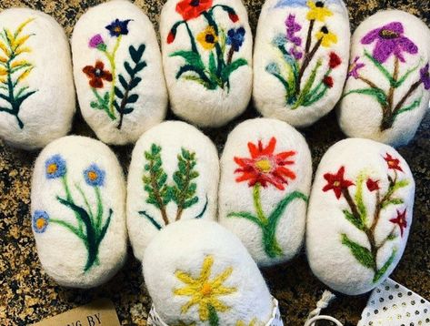 Felted Flowers, Felted Soap, Flowers Decoration, Needle Felting Projects, Owl Decor, Alpaca Fiber, Felting Tutorials, Hand Felted, Felt Bag