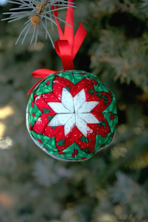 Fabric Star Quilted Christmas Ornament Pattern Diy Quilted Christmas Ornaments, Diy Christmas Star, Fabric Tree, Folded Fabric Ornaments, Quilted Ornaments, Quilted Christmas Ornaments, Fabric Stars, Navidad Diy, Christmas Ornament Pattern