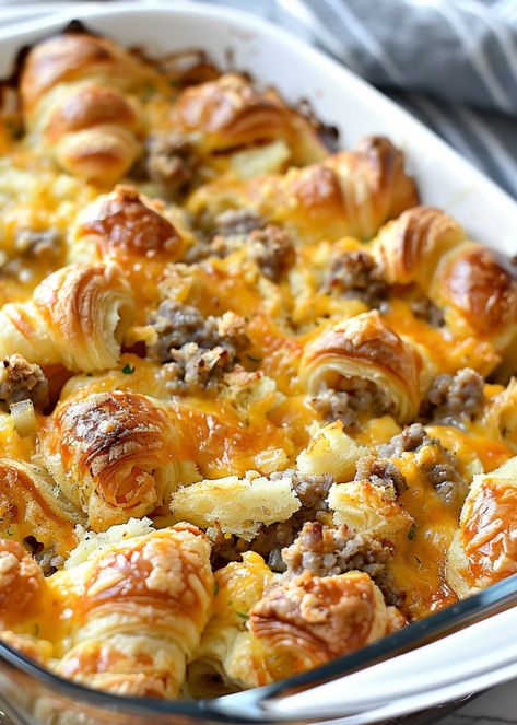 Croissant Breakfast Casserole, Flaky Croissants, Christmas Breakfast Casserole, Make Ahead Brunch, Thanksgiving Breakfast, Overnight Breakfast Casserole, Croissant Breakfast, Breakfast For A Crowd, Brunch Casserole