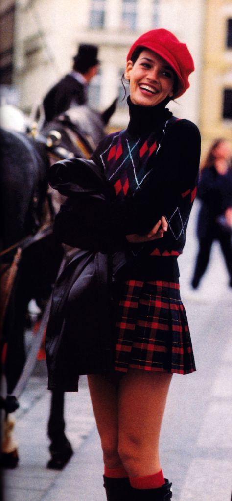 PERIODICULT 1990-1999: Photo 90s Fashion Party, Party Style Outfit, Fashion 1990s, Tartan Fashion, Kilt Outfits, 90s Model, 20th Century Fashion, Vintage Preppy, 1990s Fashion