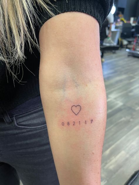 Children birth date minimalist tattoo Dated Tattoo Ideas, Small Tattoos Dates Births, Minimalist Tattoo Birth Date, Tattoo Idea For Childs Name, Minimalist Tattoo For Daughter, Sons Birthday Tattoo, Date Of Birthday Tattoo, Minimalist Wedding Tattoo, Birthday Tattoos Ideas