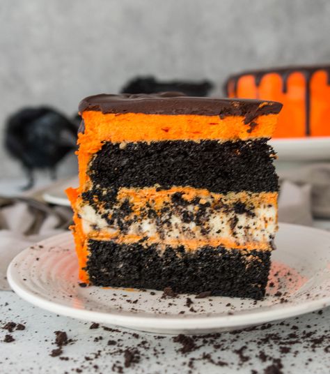 Recipe for black velvet cookies ’n cream cheesecake cake--full of chocolate and Halloween spirit! Perfect #Halloween party food! Cookies N Cream Cheesecake, Cookies And Cream Cheesecake, Cake Mix Ingredients, Cookies N Cream, Velvet Cookies, Halloween Food Desserts, Cookies And Cream Cake, Cream Cheesecake, Halloween Dessert