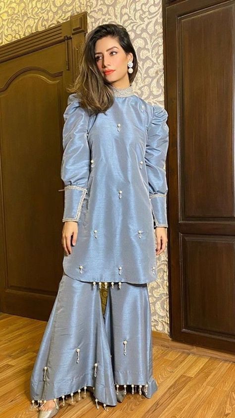 Pakistani Fashion Party Wear Salwar Kameez, Pakistani Sleeves Design, Lawn Dress Design, Eid Dress, Latest Dress Design, Pakistani Fashion Casual, Pakistani Fancy Dresses, Pakistani Dresses Casual, Dress Design Patterns